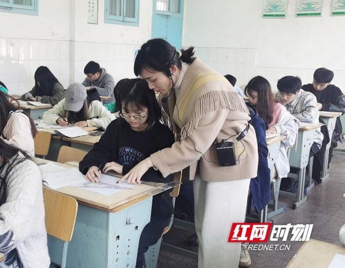 心系学生显初心 情系职教记使命